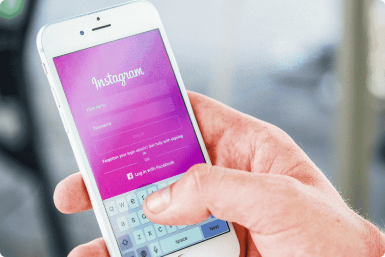 Como deixar o nome do destaque do Instagram invísivel?